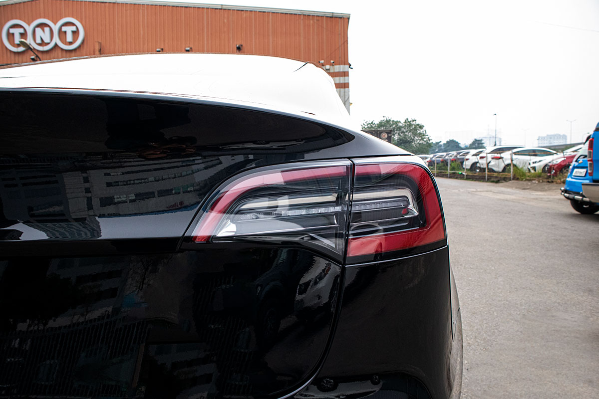 Ảnh chi tiết xe Tesla Model 3 vừa về Việt Nam a26