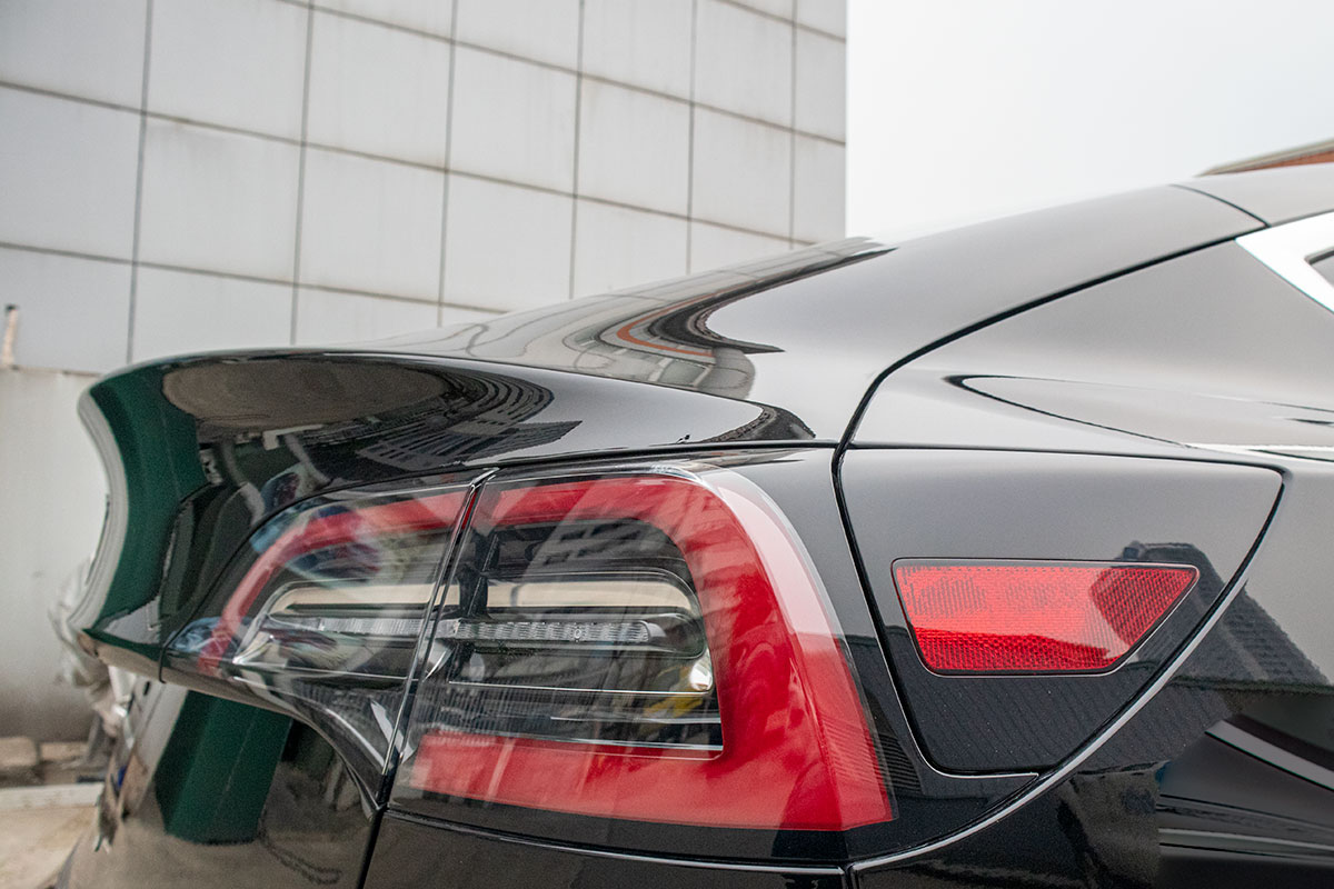 Ảnh chi tiết xe Tesla Model 3 vừa về Việt Nam a27