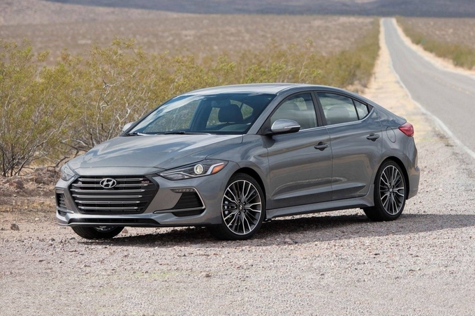 Đánh giá xe Hyundai Elantra về thiết kế ngoại thất Đánh giá xe Hyundai Elantra về thiết kế ngoại thất