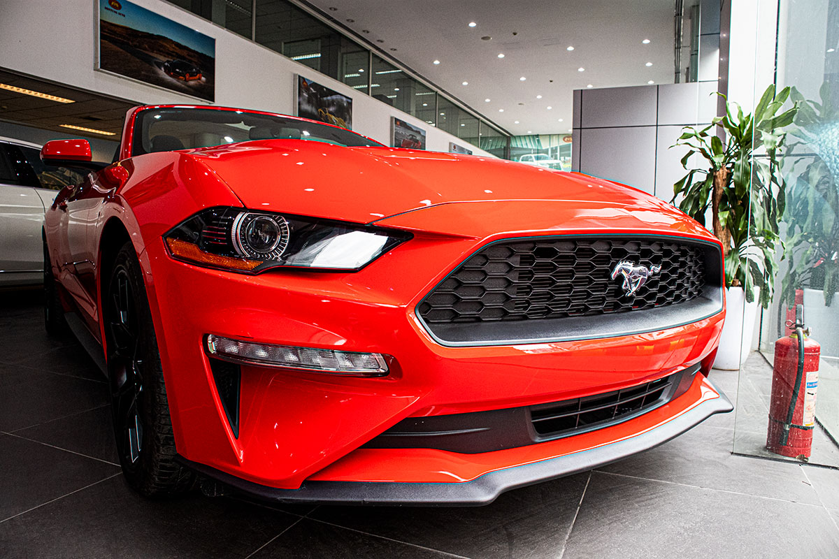 Ford Mustang Convertible 2020: "Ngựa hoang" rẻ hơn Chevrolet Camaro tại Việt Nam a1