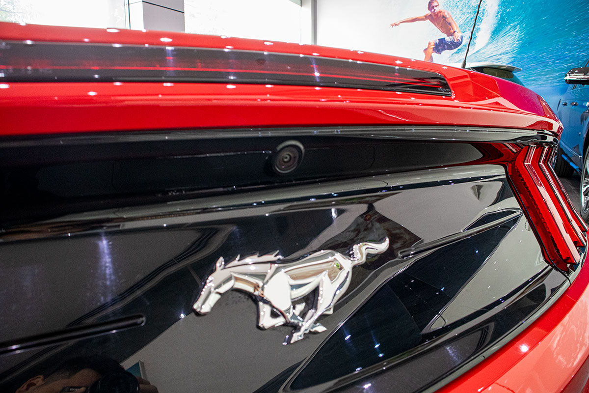 Ford Mustang Convertible 2020: "Ngựa hoang" rẻ hơn Chevrolet Camaro tại Việt Nam a13