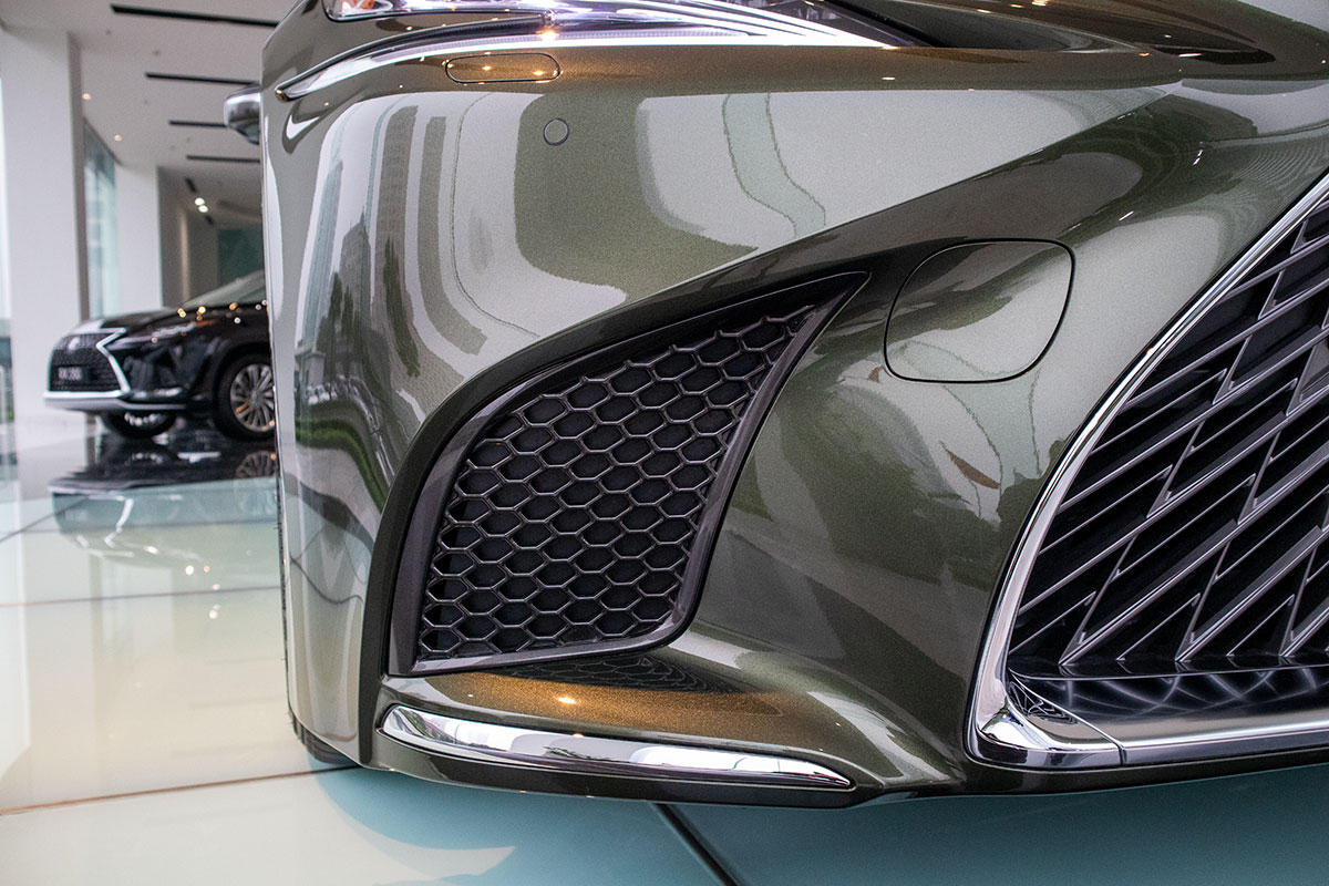 Lexus LS500h 2020 bản giới hạn đầu tiên tại Hà Nội 6 Hốc gió trước xe Lexus LS500h 2020