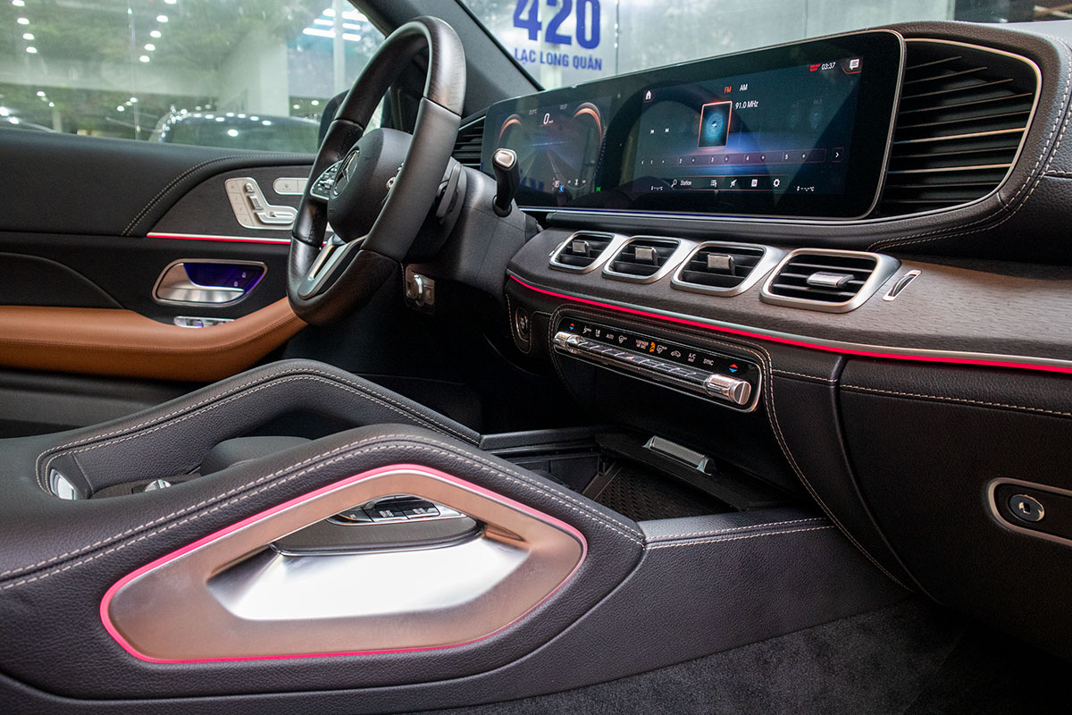 Ảnh chụp màn hình xe Mercedes-Benz GLE300 Diesel 2020