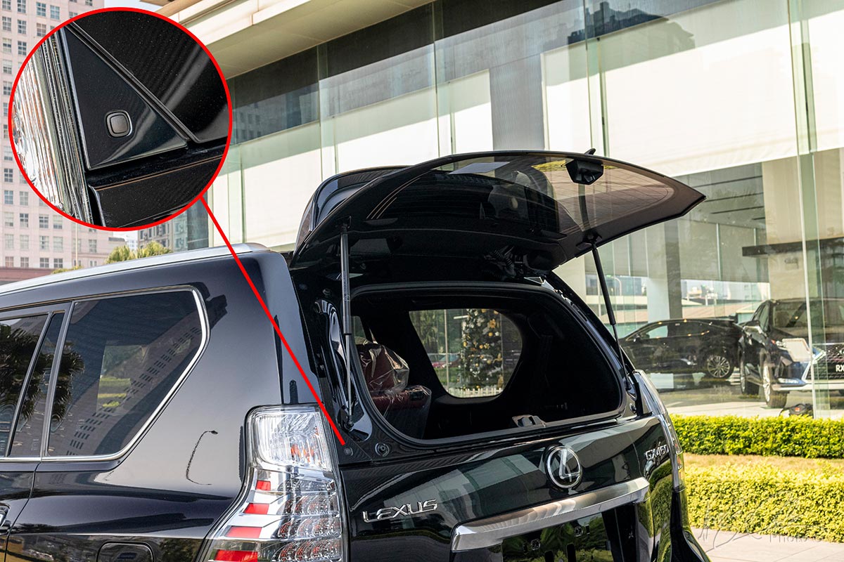 Đánh giá xe Lexus GX 460 2020: Cửa kính được mở thông qua một nút bấm.
