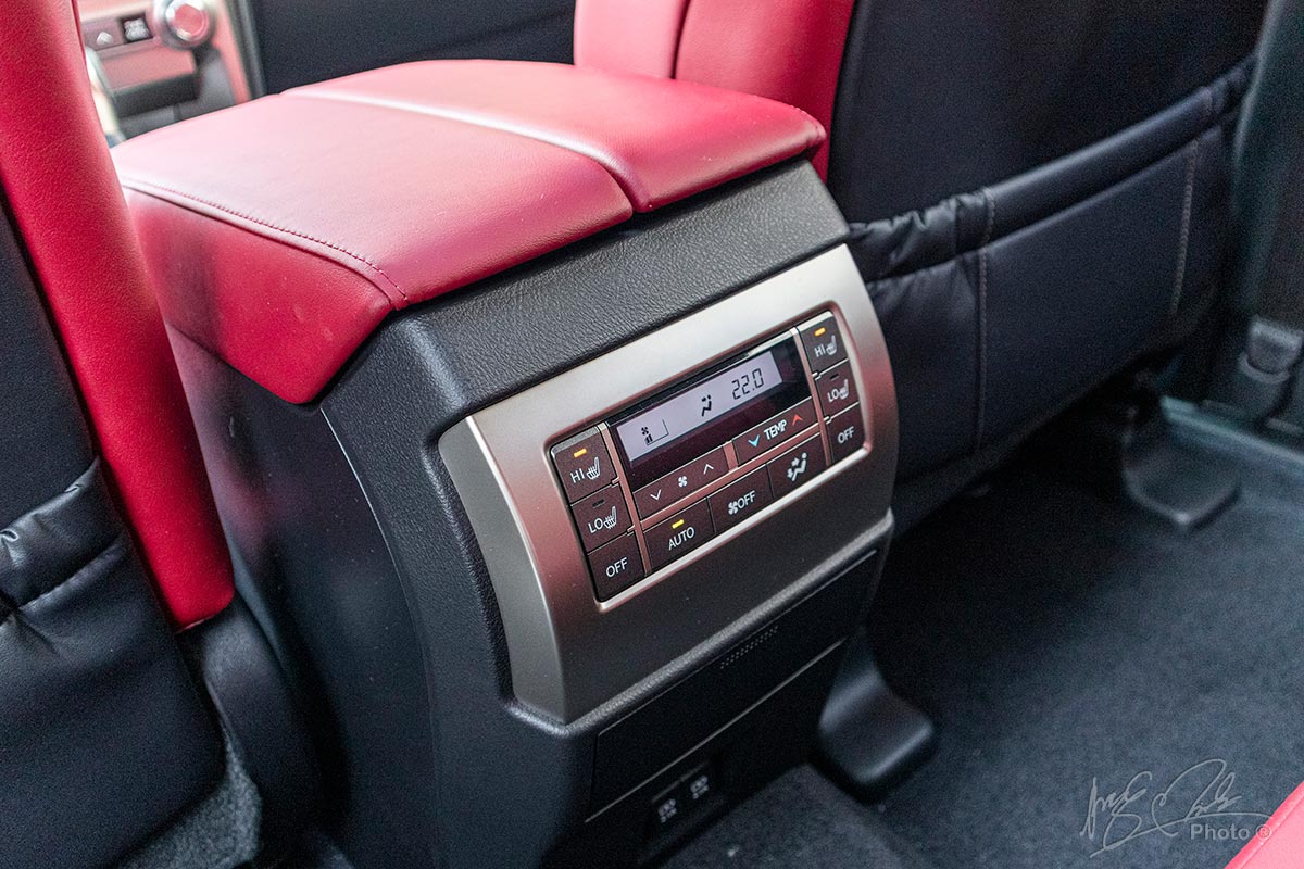 Đánh giá xe Lexus GX 460 2020: Điều hoà tự động 3 vùng độc lập.