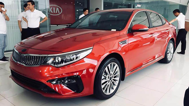 4 mẫu xe Sedan giá 1 tỷ đáng mua dịp giáp Tếts