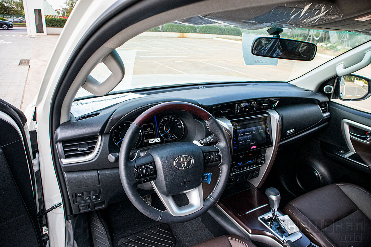 Nội thất xe Toyota Fortuner 2020 