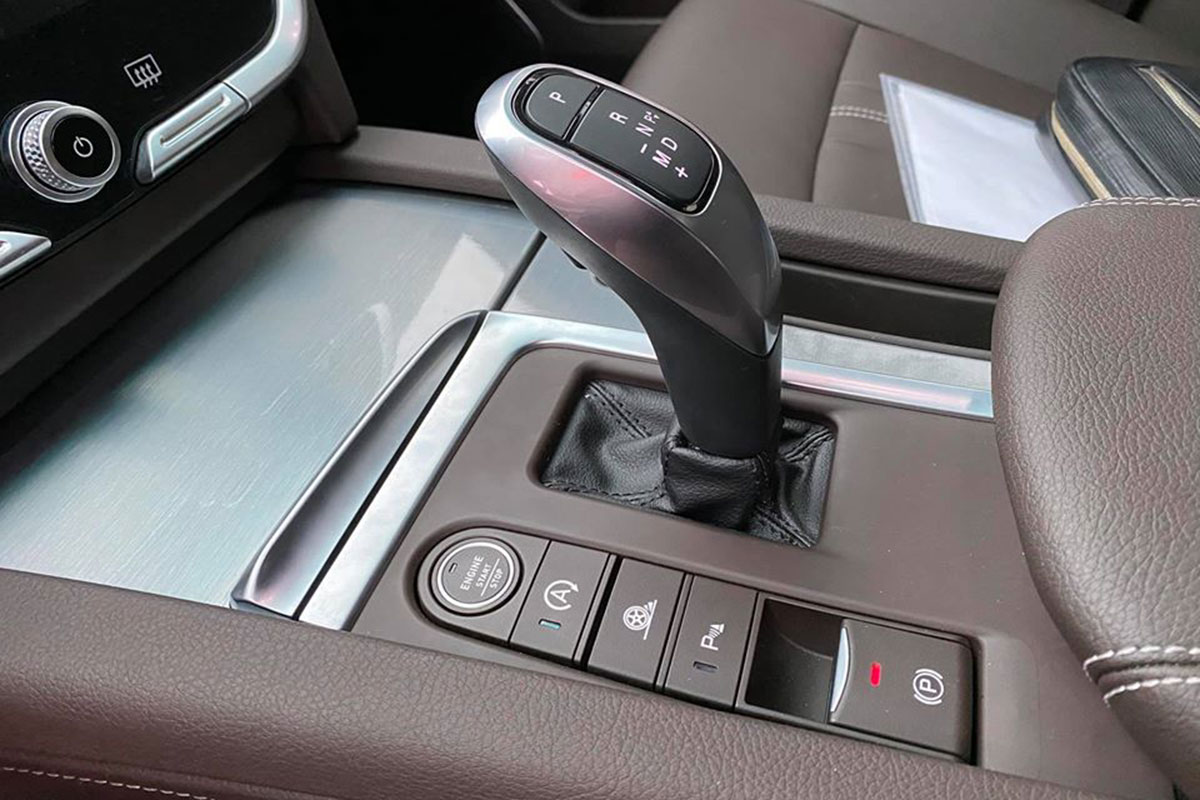 VinFast LUX SA2.0 2020 siêu lướt 900km bán lại 1,5 tỷ đồng 6 Cần số xe VinFast LUX SA2.0 2020