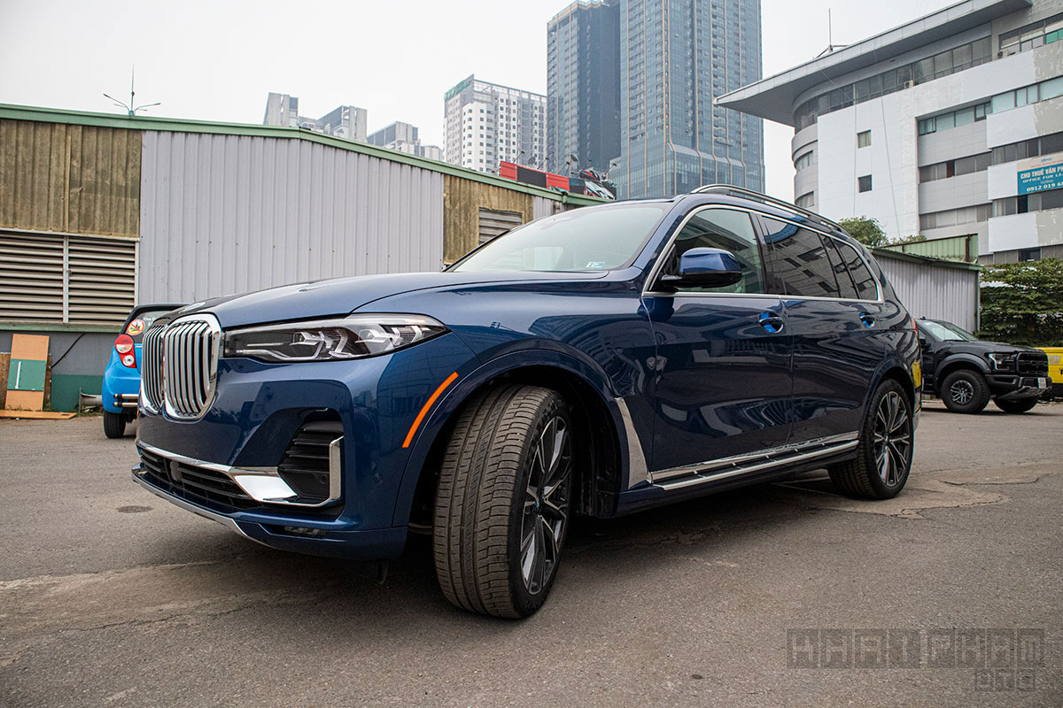 Ảnh chụp đầu xe BMW X7 2020