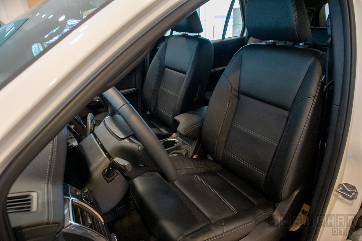 Ghế trước xe Ford Everest 2020