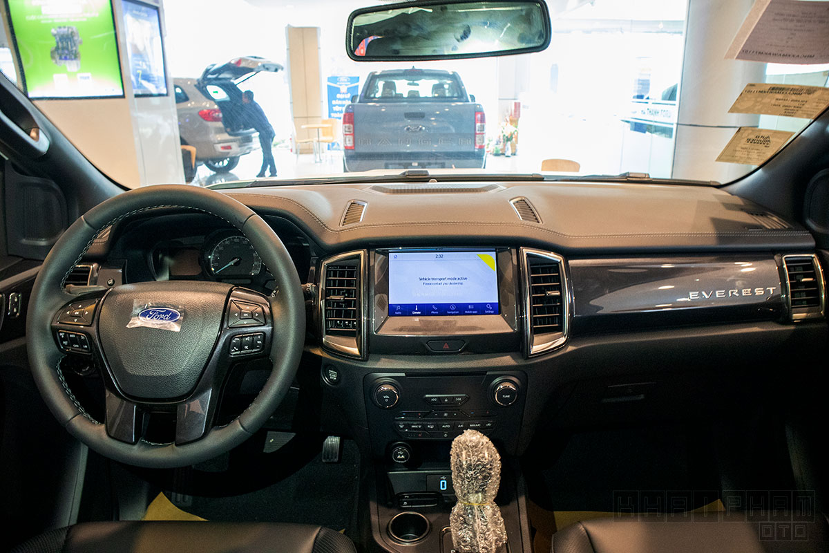 Nội thất xe Ford Everest 2020