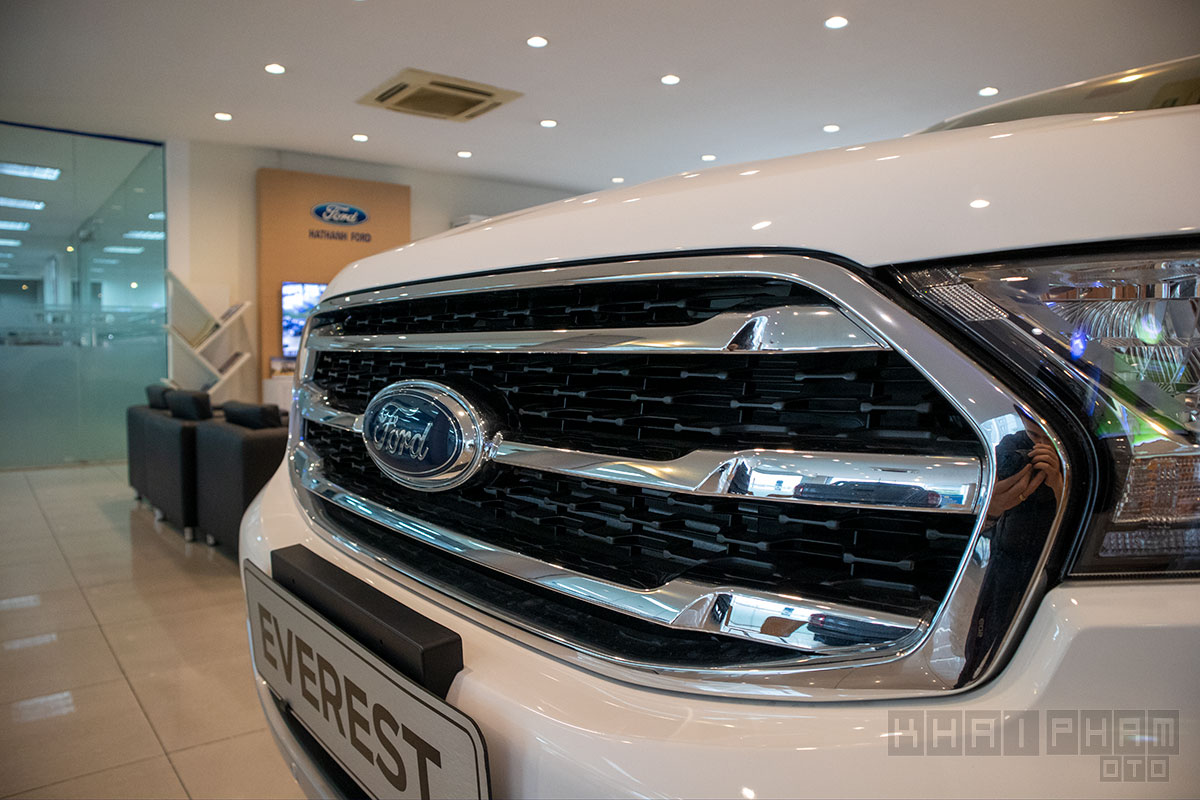 Lưới tản nhiệt xe Ford Everest 2020