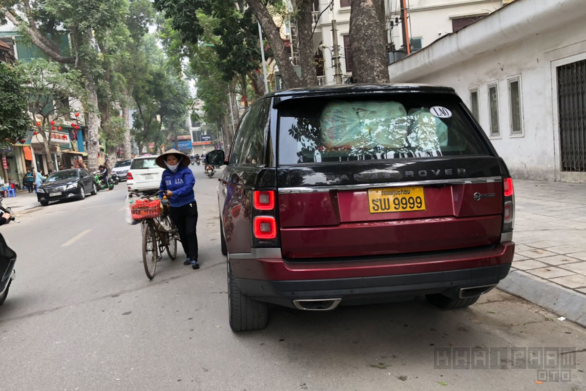 Đuôi xe Range Rover SV Autobiography LWB 2020 