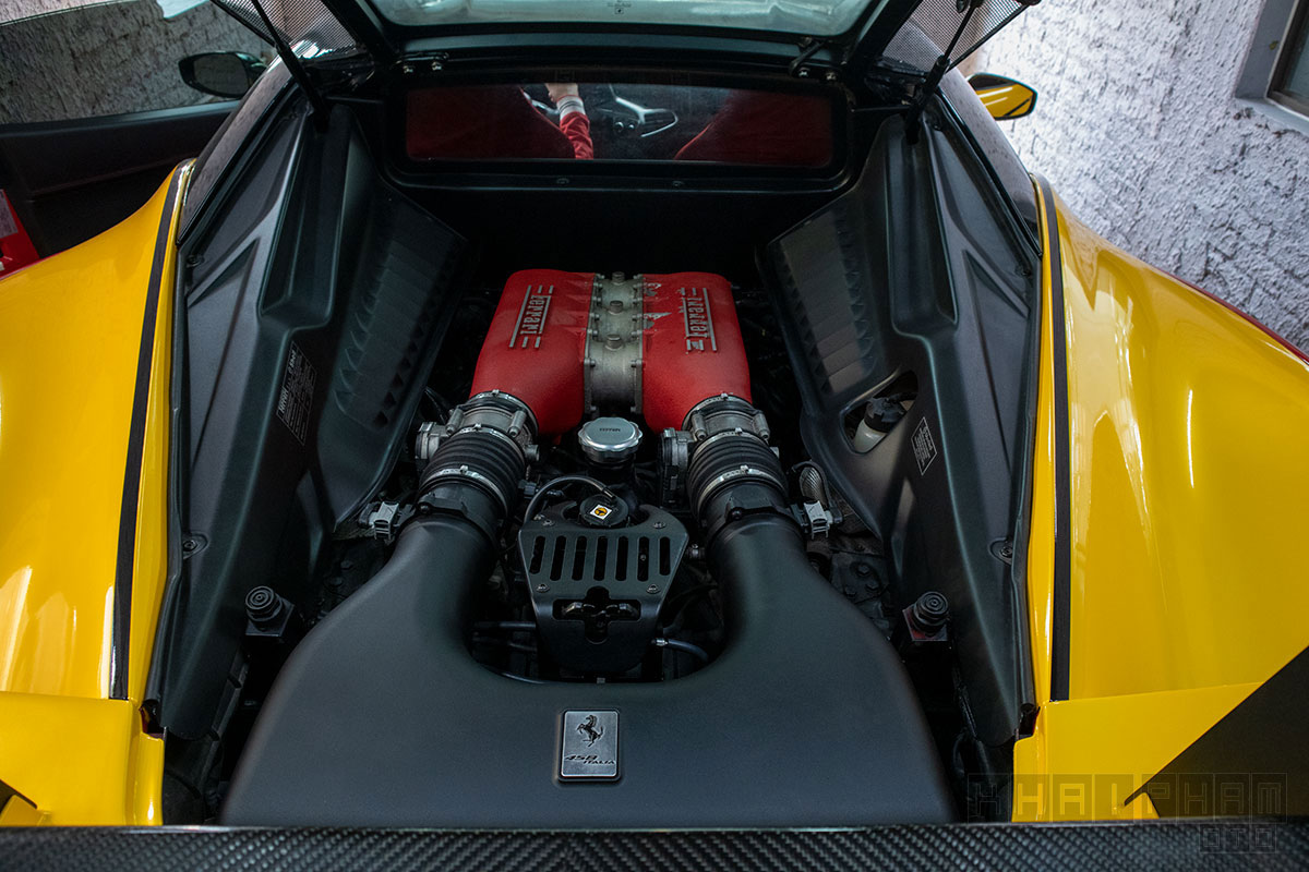 Ngắm ảnh chi tiết xe Ferrari 458 Italia "biến hình" thành LaFerrari a35