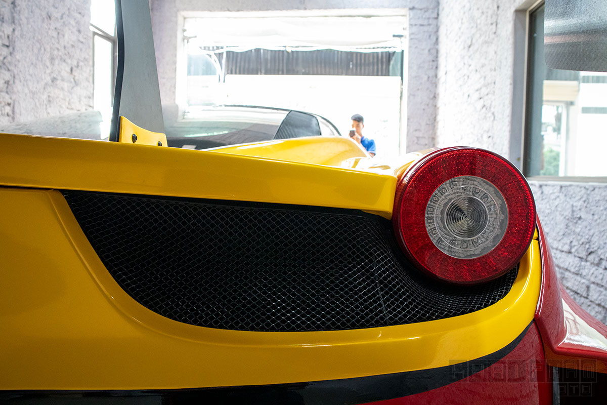 Ngắm ảnh chi tiết xe Ferrari 458 Italia "biến hình" thành LaFerrari a18