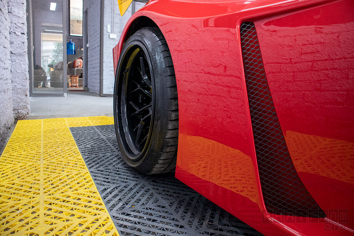 Ngắm ảnh chi tiết xe Ferrari 458 Italia "biến hình" thành LaFerrari a11