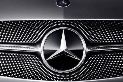 Logo Mercedes đặt ở chính giữa lưới tản nhiệt 1 Logo Mercedes đặt ở chính giữa lưới tản nhiệt a1