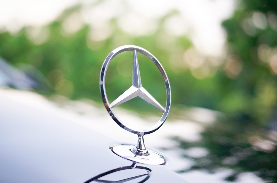 Những câu chuyện thú vị về logo xe Mercedes-Benz 4 Những câu chuyện thú vị về logo xe Mercedes-Benz a4