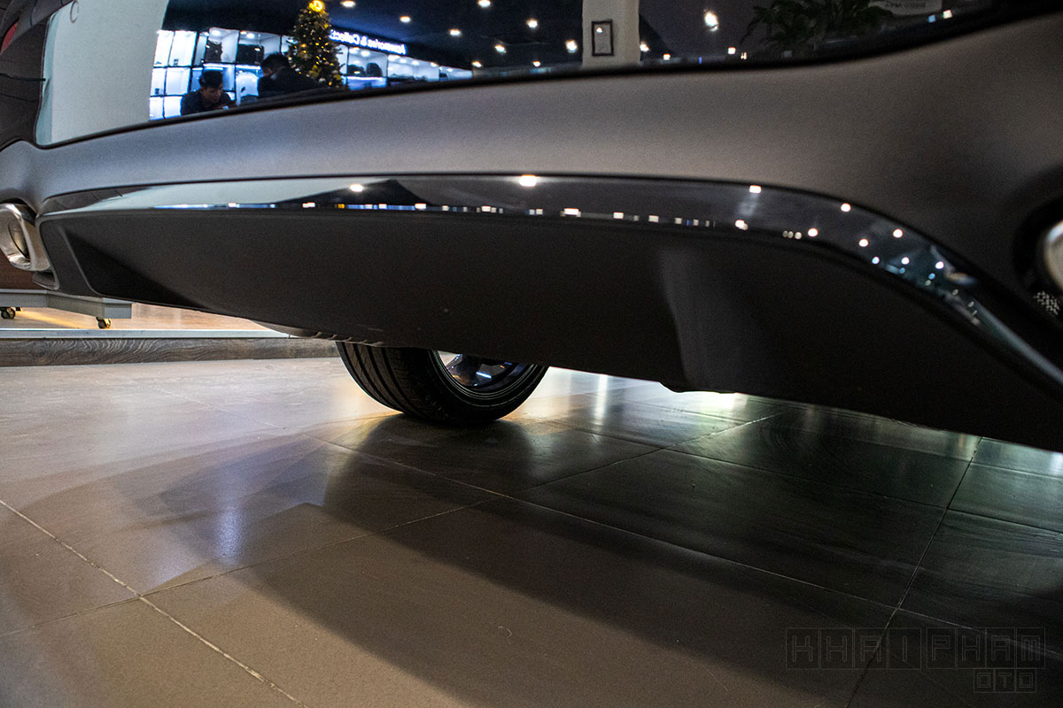 Bảng táp-lô xe Mercedes-Benz E300 AMG 2020