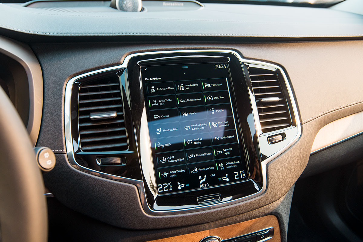 Đánh giá xe Volvo XC90 2020: Màn hình giải trí cỡ lớn 9 inch.