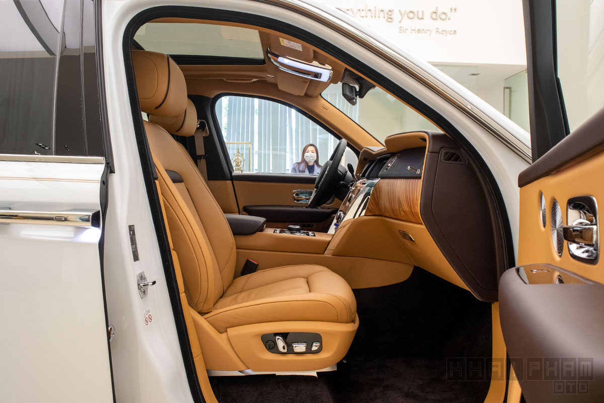 Ghế phụ xe Rolls-Royce Cullinan