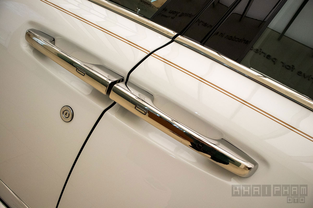 Tay nắm cửa xe Rolls-Royce Cullinan