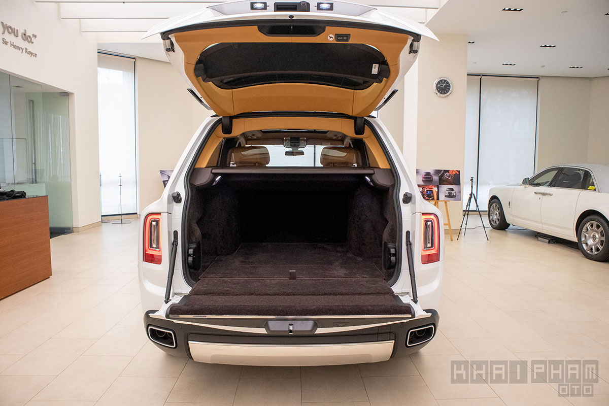 Cốp xe Rolls-Royce Cullinan