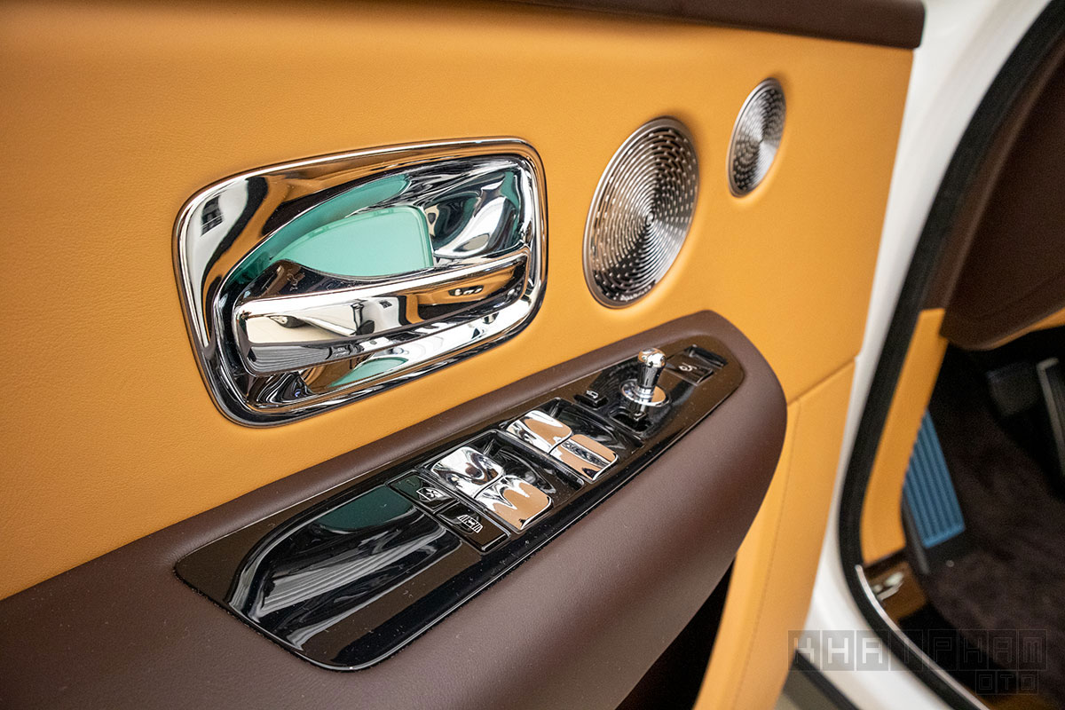 Cửa xe Rolls-Royce Cullinan