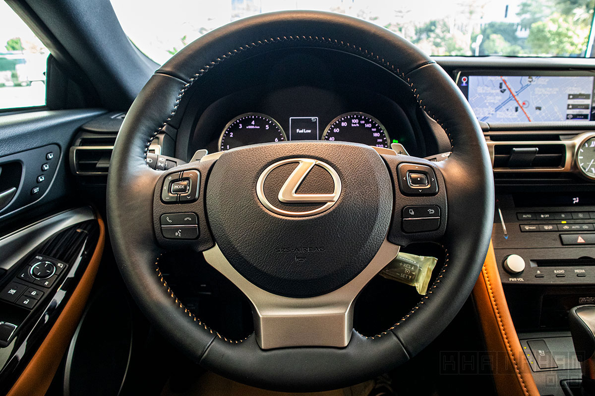 vô-lăng xe Lexus RC 300 2020