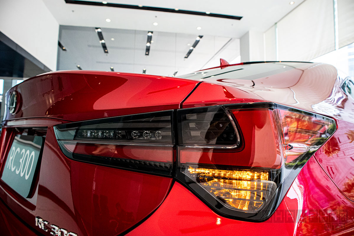 đèn xi-nhan xe Lexus RC 300 2020