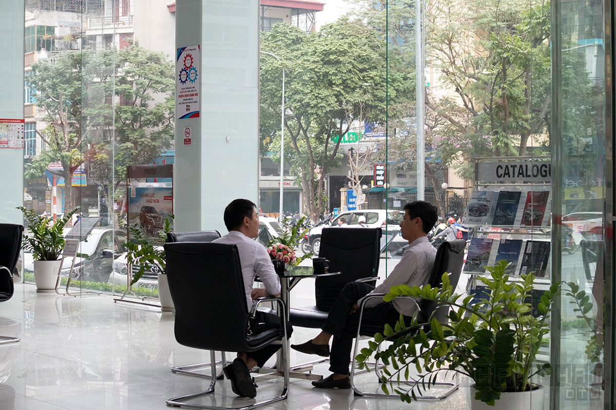 Đầu năm mới người Việt mua ô tô giảm, cả đại lý tư nhân và chính hãng đều than thở a1