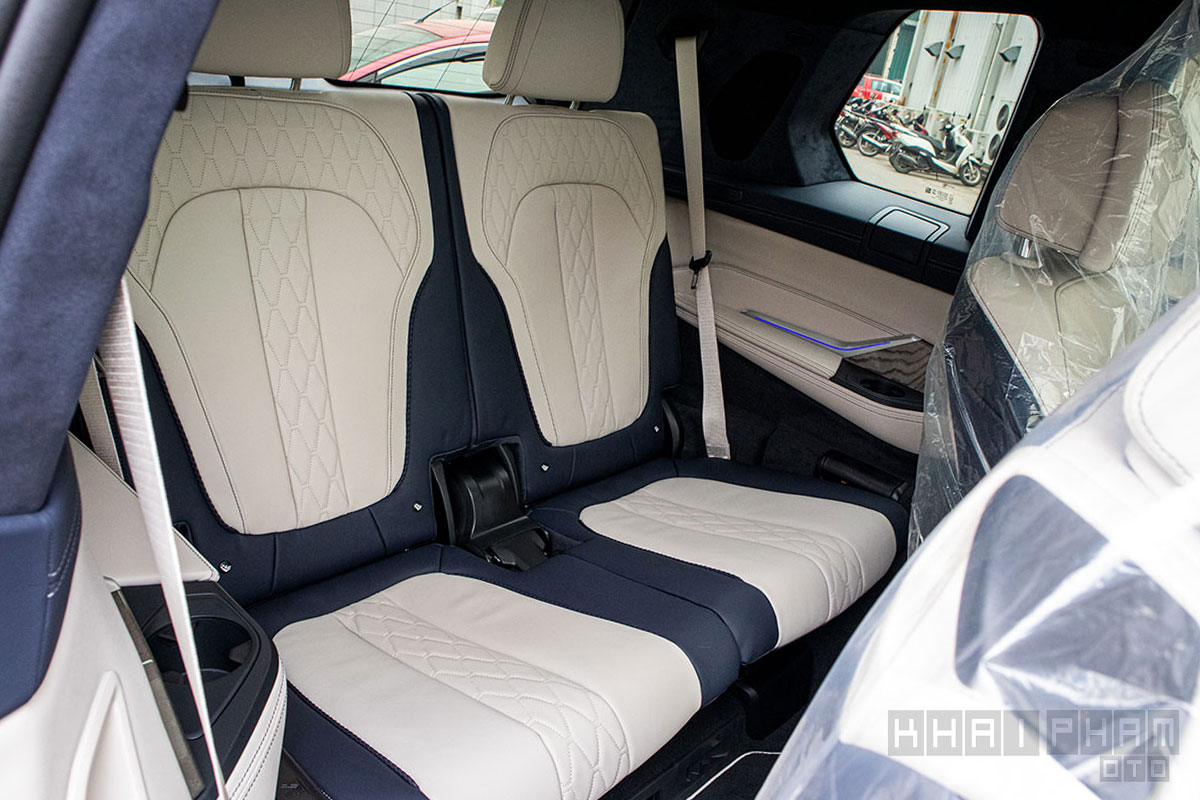Hình ảnh hàng ghế sau của BMW X7 2019-2020