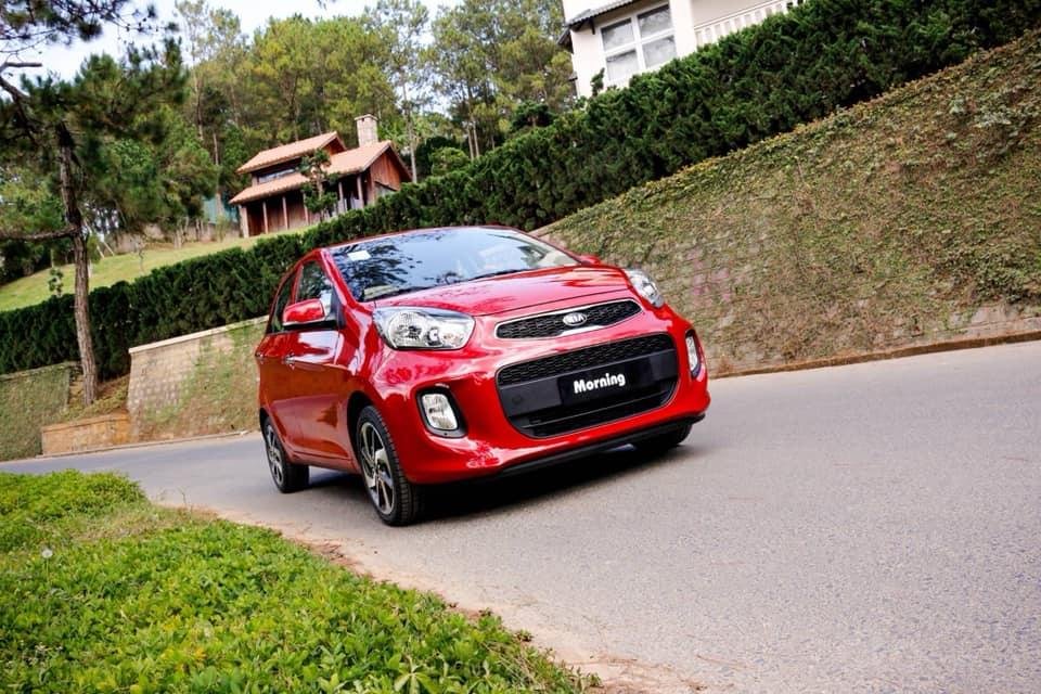 Kia Morning 2020 màu đỏ 1