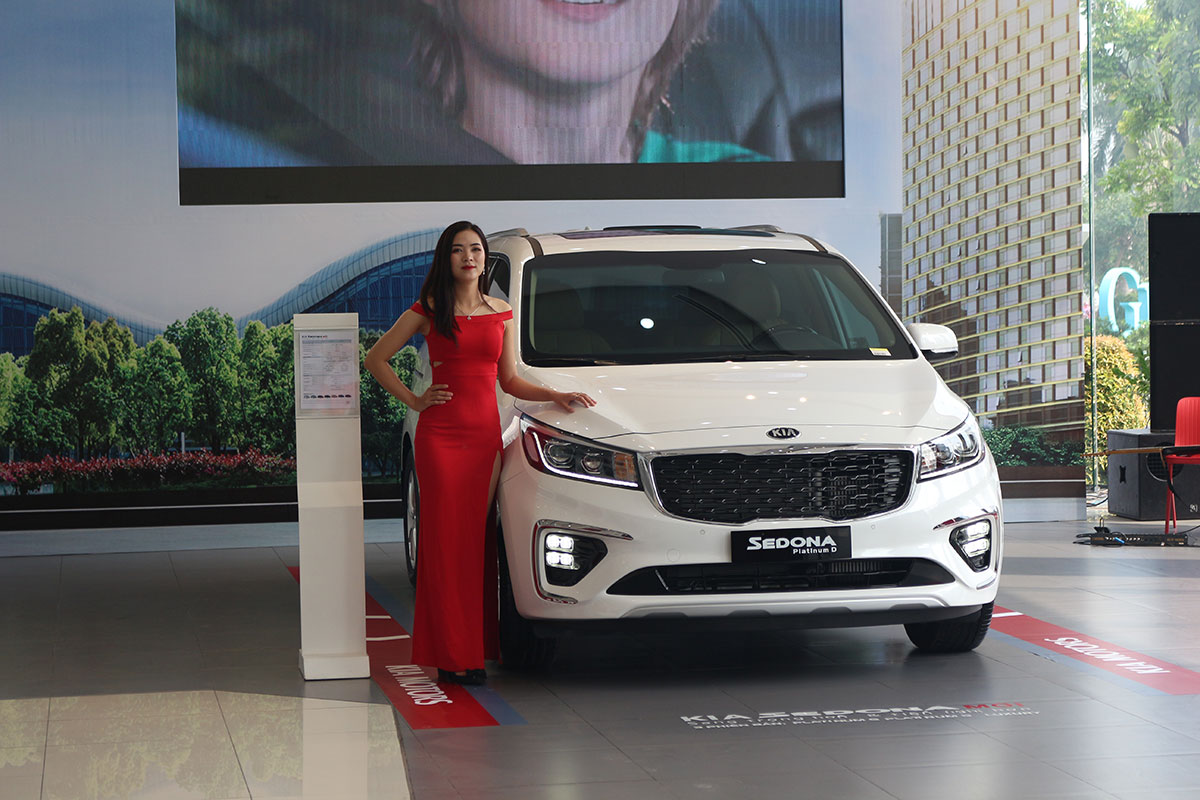 Kia Sedona có mức giá bán khá cao dù trang bị hấp dẫn Kia Sedona có mức giá bán khá cao dù trang bị hấp dẫn 1
