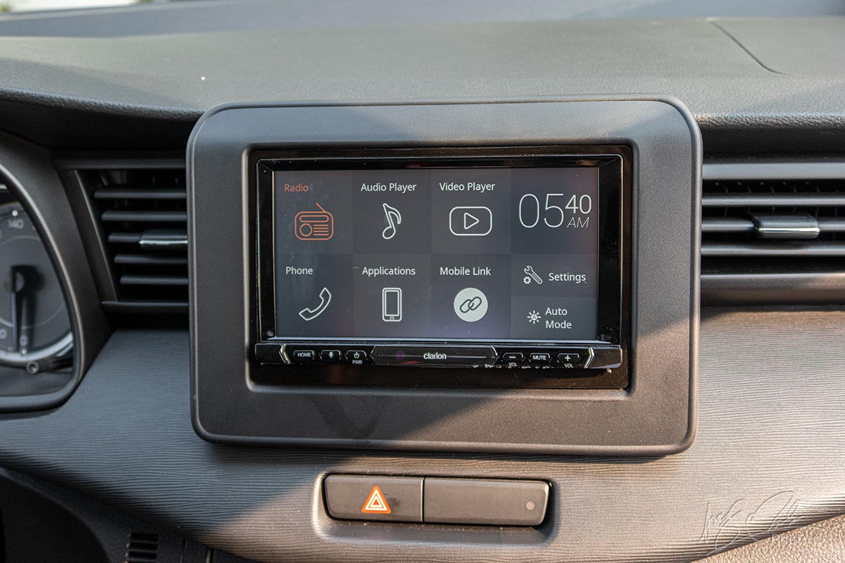 Màn hình cảm ứng 6,5 inch trên Suzuki Ertiga 2020 phiên bản GL.