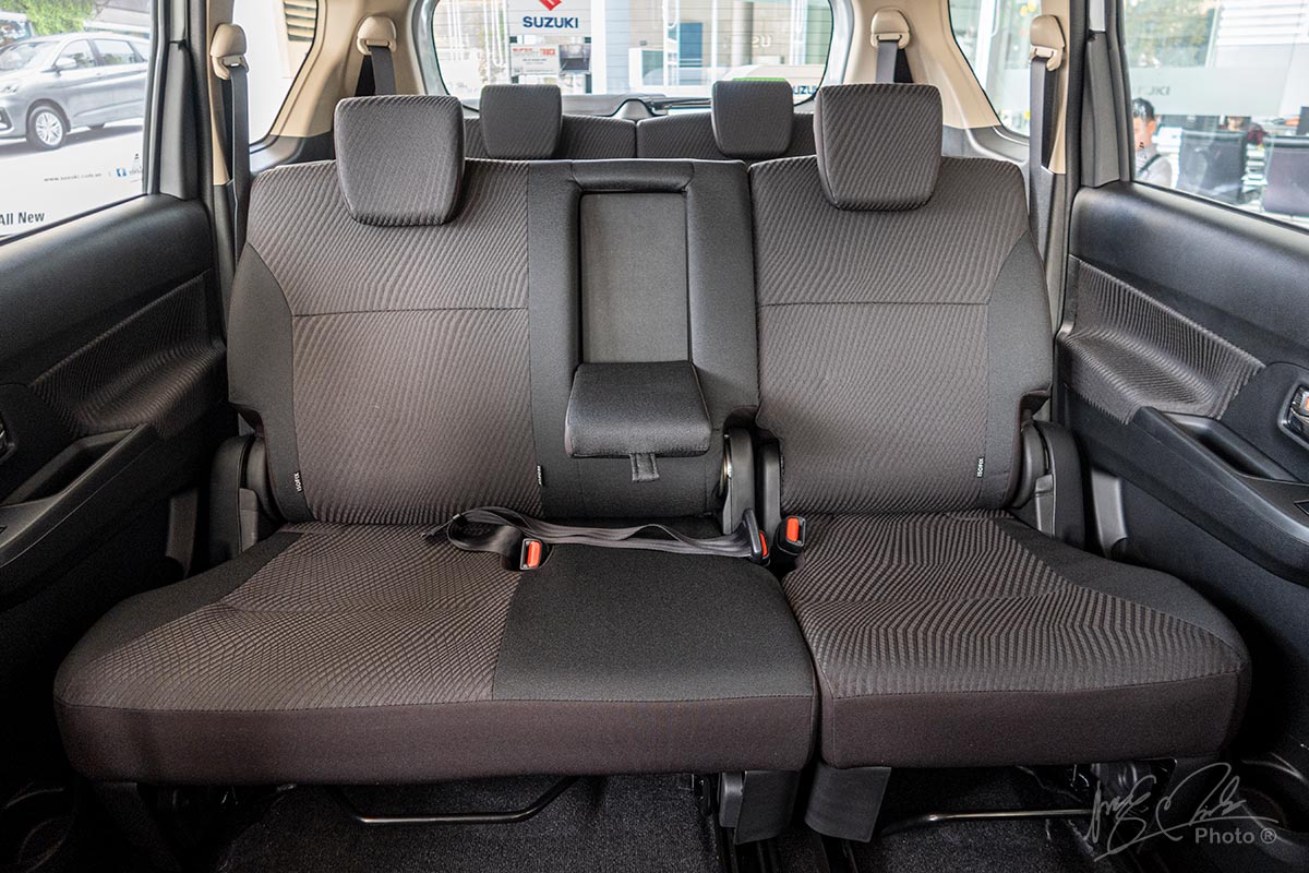 Hàng ghế thứ 2 của Suzuki Ertiga 2020 đã được bổ sung tựa tay trung tâm.