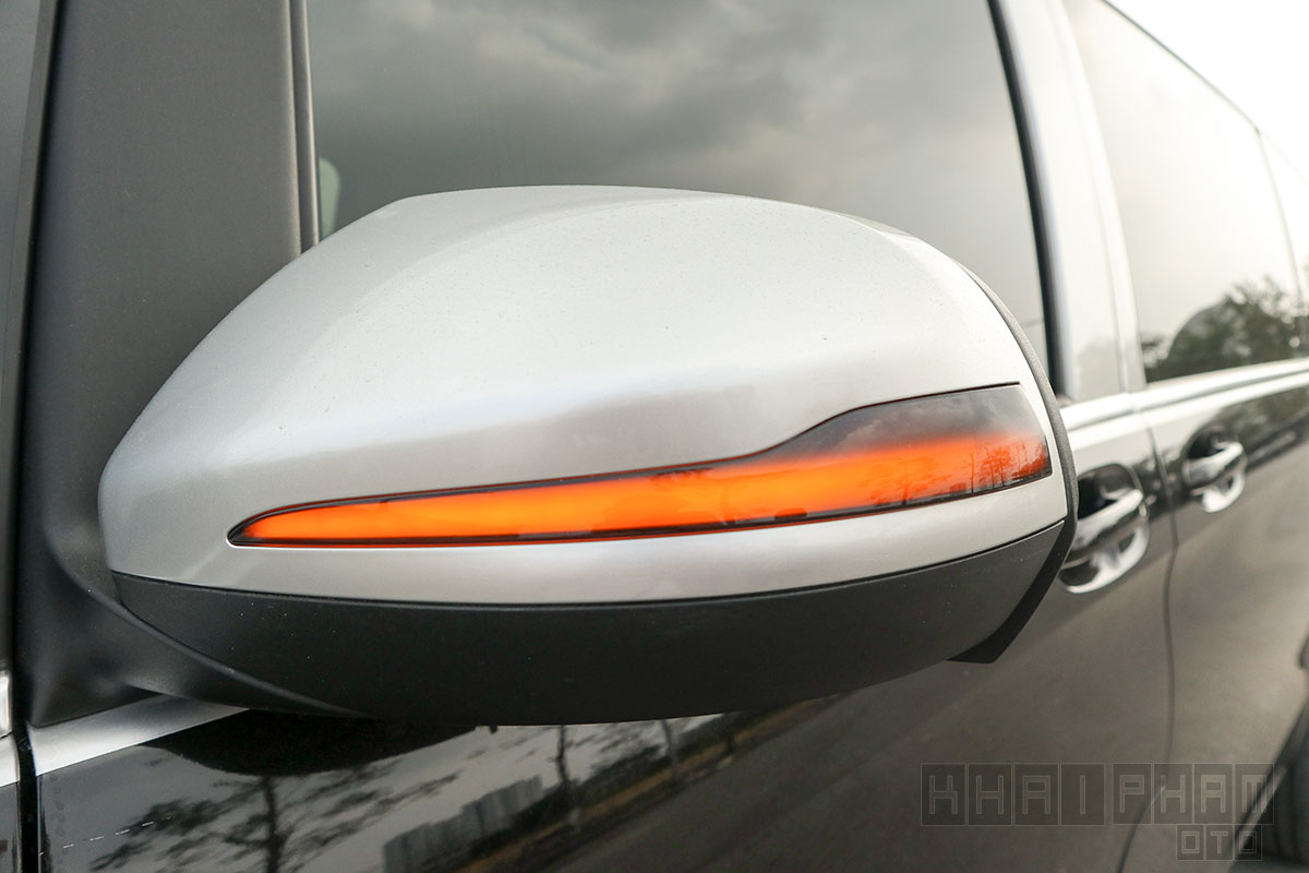 Ảnh chụp gương xe Mercedes-Benz V 250 độ Maybach