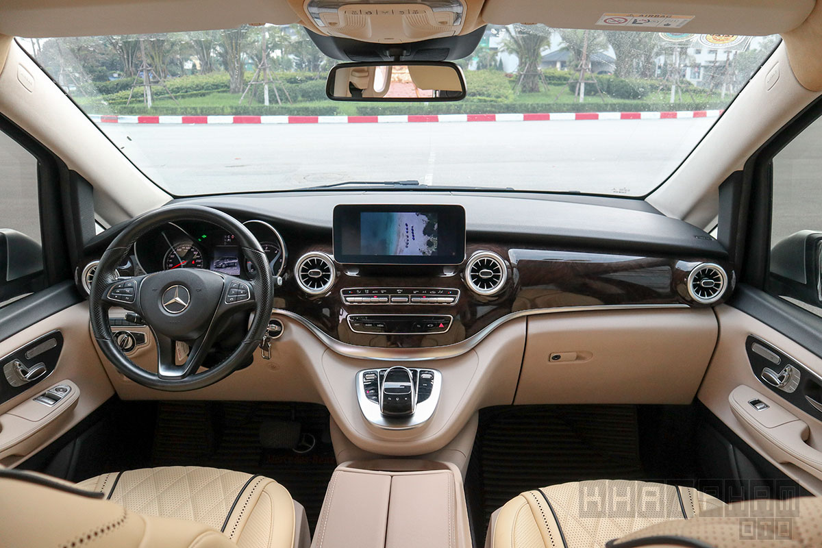 Hình ảnh khoang lái xe Mercedes-Benz V 250 độ Maybach