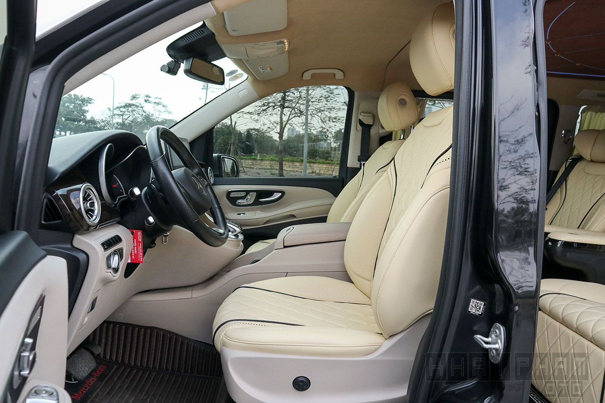 Ảnh chụp ghế trước xe Mercedes-Benz V 250 độ Maybach