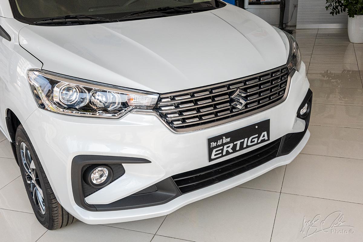 Đánh giá xe Suzuki Ertiga 2020: Cụm đèn phía trước.