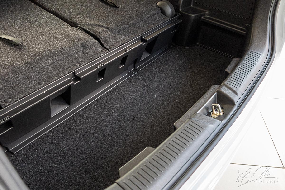 Đánh giá xe Suzuki Ertiga 2020: Khoang hành  lý 2.