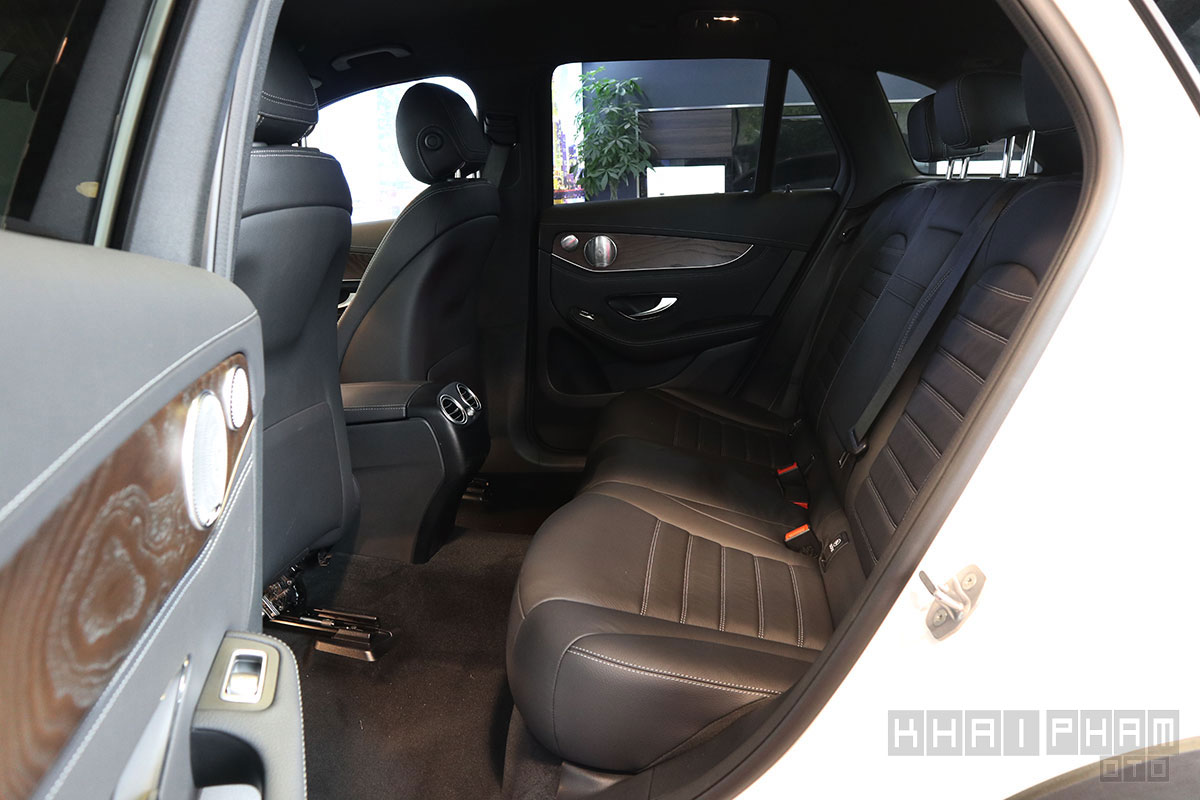 Ảnh ghế sau xe Mercedes-Benz GLC 200 4Matic 2020 