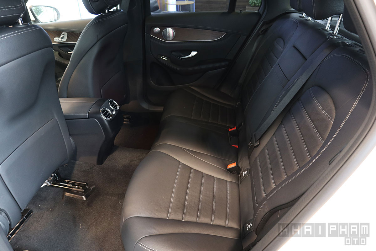 Ảnh ghế sau xe Mercedes-Benz GLC 200 4Matic 2020 