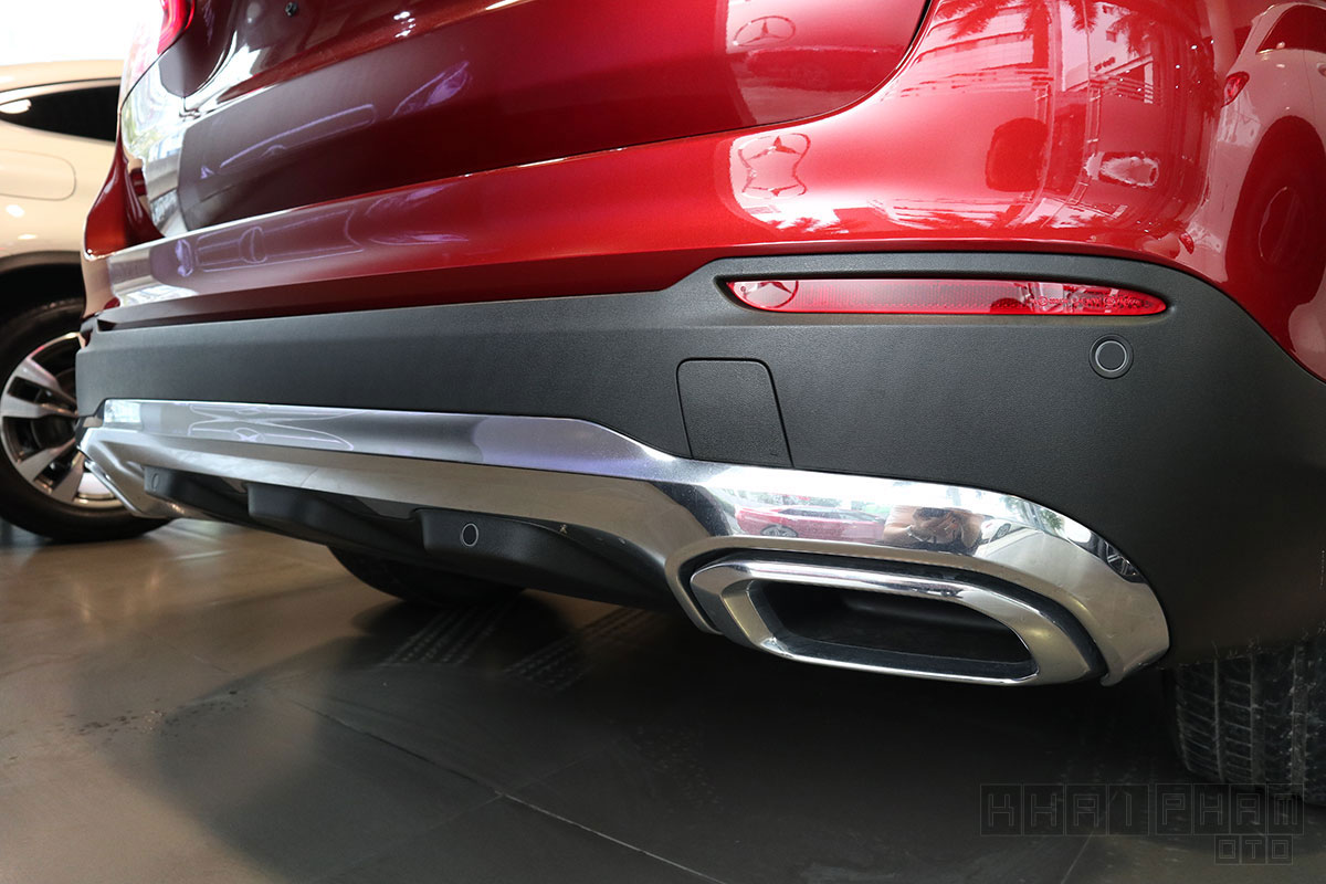 Ảnh cản sau xe Mercedes-Benz GLC 200 4Matic 2020 