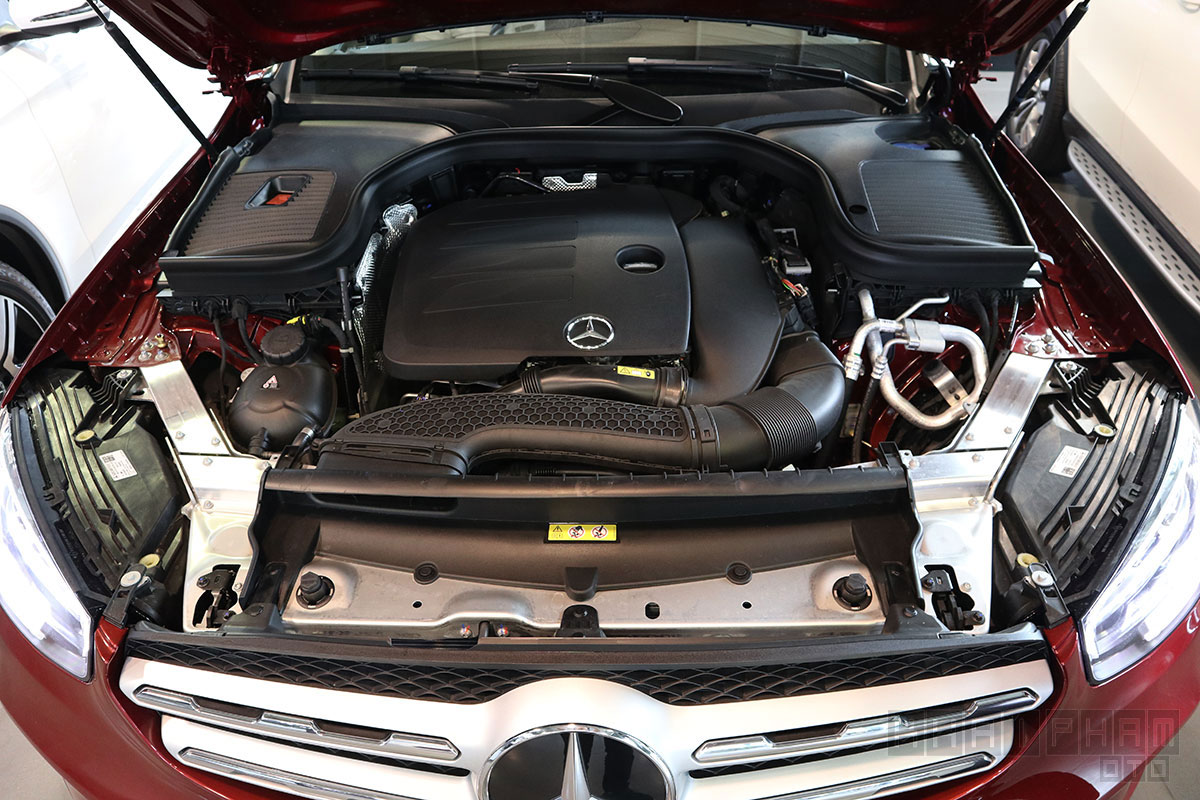 Ảnh động cơ xe Mercedes-Benz GLC 200 4Matic 2020 