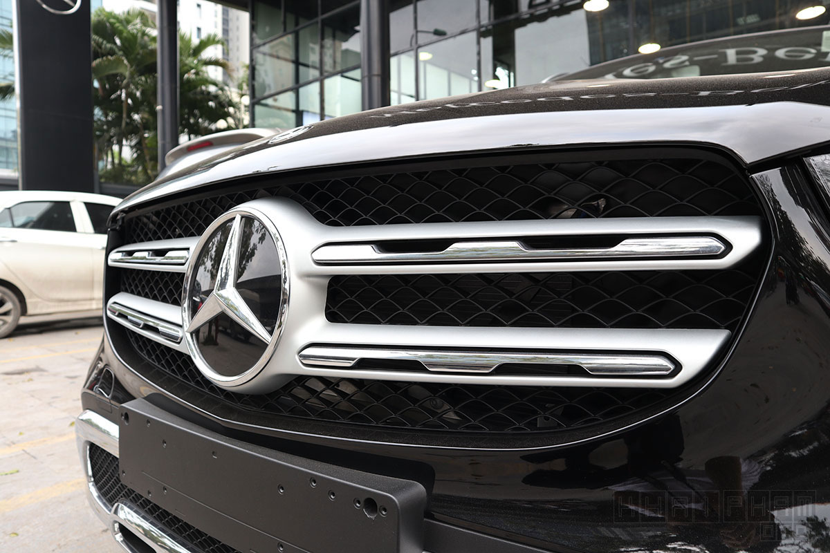 Ảnh chụp lưới tản nhiệt xe Mercedes-Benz GLC 200 4Matic 2020 
