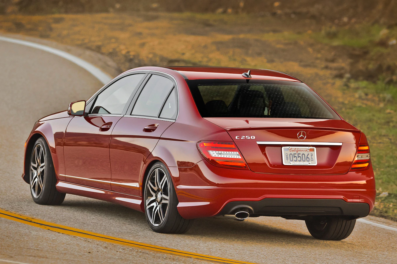 Ưu nhược điểm xe Mercedes-Benz C250 Ưu nhược điểm xe Mercedes-Benz C250