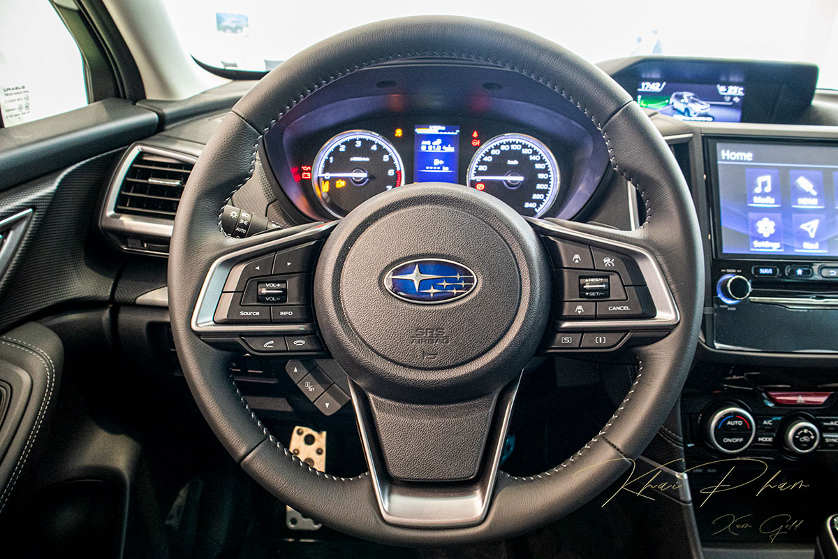 Ảnh chụp vô-lăng xe Subaru Forester 2020 1