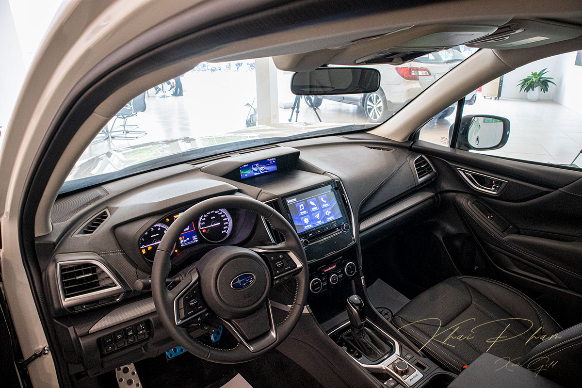 Ảnh chụp táp-lô xe Subaru Forester 2020 1