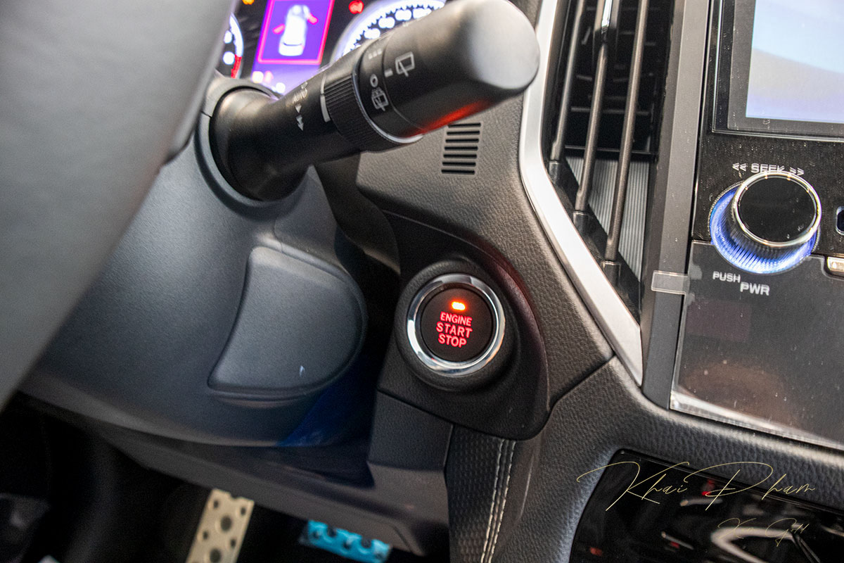 Ảnh chụp nút bấm khởi động xe Subaru Forester 2020 1